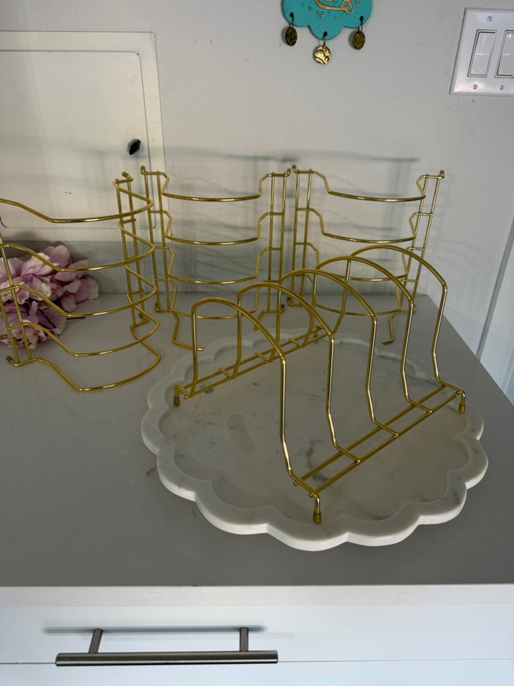 Set of 4 Gold Wire Plate and Lid Organizer Racks